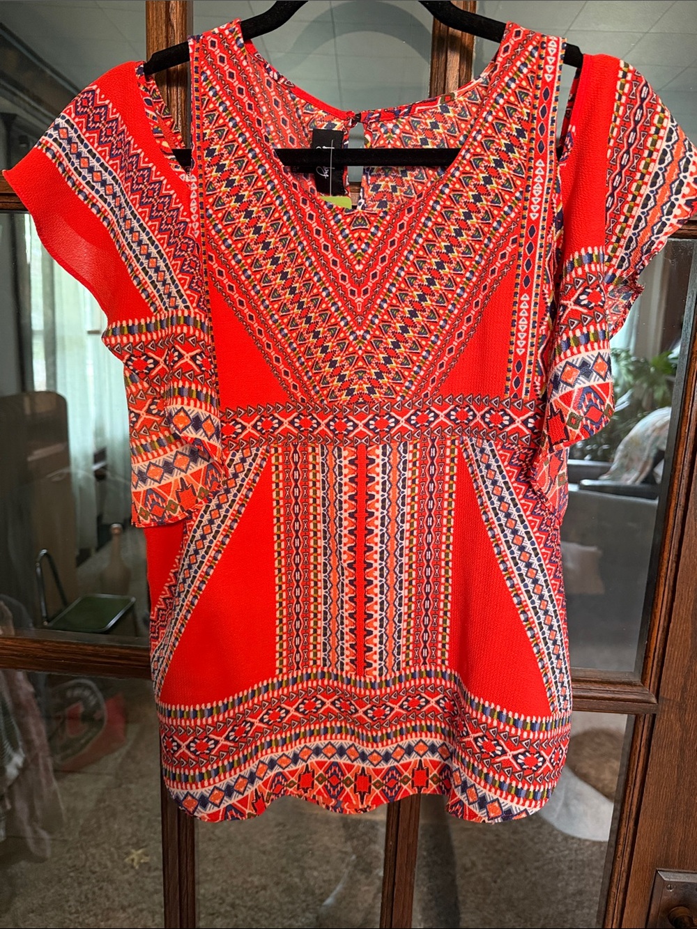 By & By Red Tribal Print Cold Shoulder Flutter Sleeve Top M Southwestern Boho